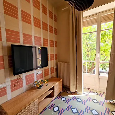 Апартаменты New 3bedroom With Garden And Parking