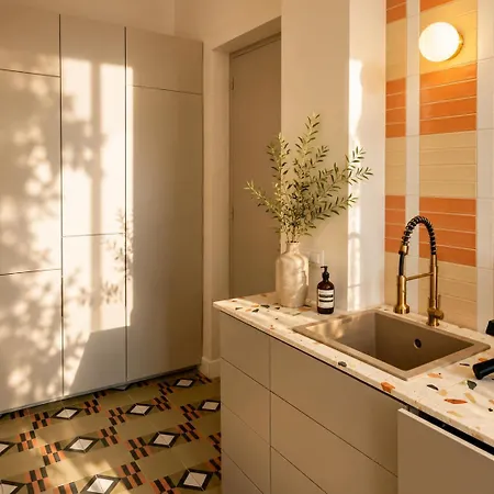 New 3bedroom With Garden And Parking Апартаменты