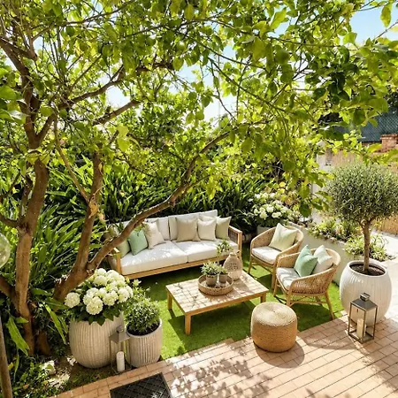 Апартаменты New 3bedroom With Garden And Parking