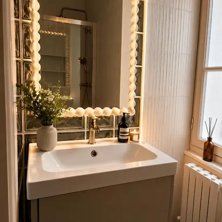 Апартаменты New 3bedroom With Garden And Parking